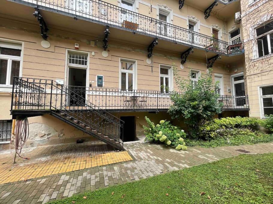 Knezits Spacious Ac Terrace Free Parking Budapest Extérieur photo